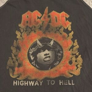 Men’s AC/DC 3/4 sleeve concert tee size xl